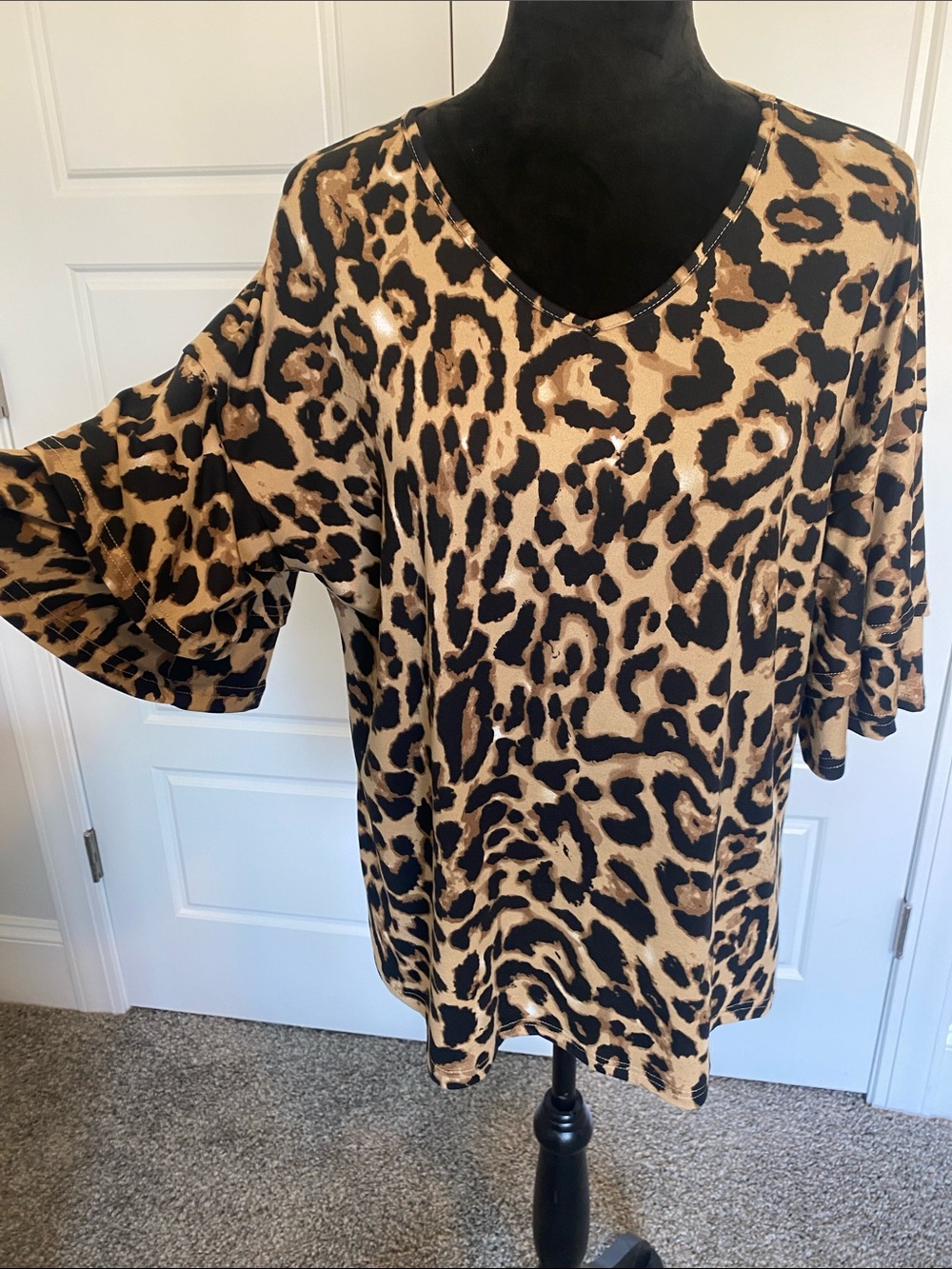 Leopard Print V-Neck Women's Top - Tan & Black